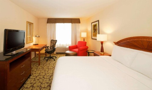 Hilton Garden Inn Virginia Beach Town Center - image 33