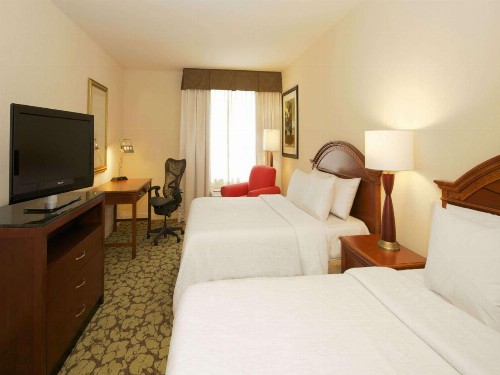Hilton Garden Inn Virginia Beach Town Center - image 36