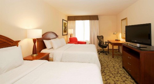 Hilton Garden Inn Virginia Beach Town Center - image 38