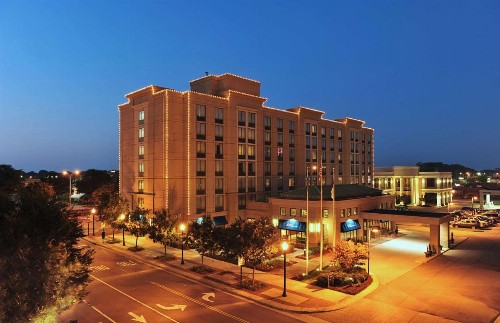 Hilton Garden Inn Virginia Beach Town Center - image 40