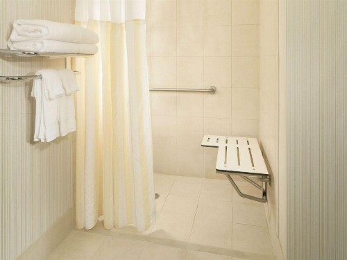Hilton Garden Inn Virginia Beach Town Center - image 7