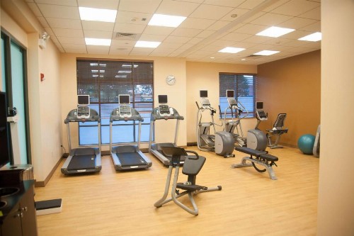 Hilton Garden Inn Virginia Beach Town Center - image 8