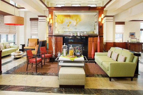 Hilton Garden Inn Virginia Beach Town Center - image 9