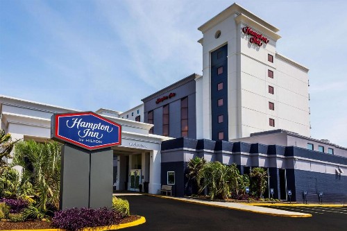 Hampton Inn Virginia Beach Oceanfront North - image 1