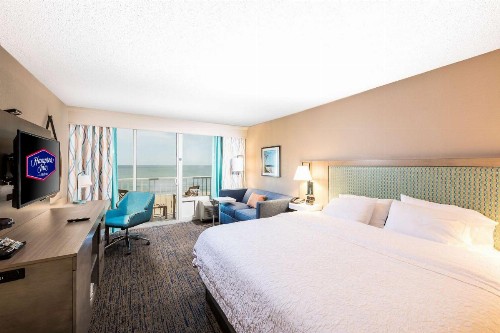 Hampton Inn Virginia Beach Oceanfront North - image 12