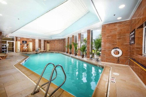 Hampton Inn Virginia Beach Oceanfront North - image 3