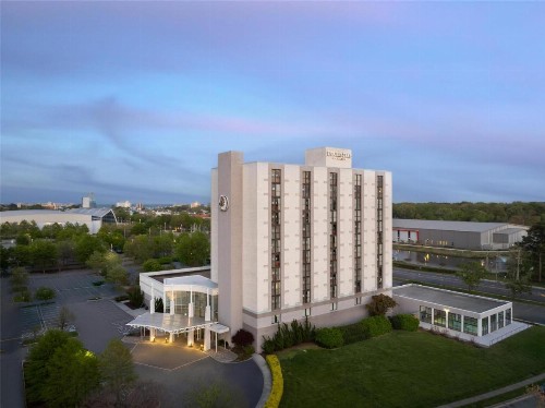 DoubleTree by Hilton Virginia Beach - image 1