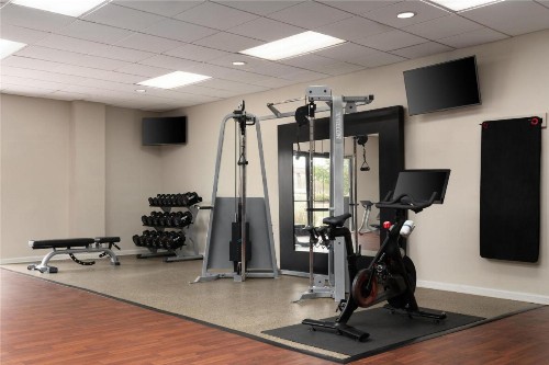 DoubleTree by Hilton Virginia Beach - image 16