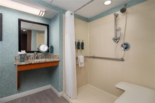 DoubleTree by Hilton Virginia Beach - image 18