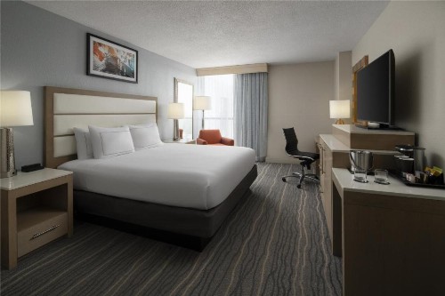 DoubleTree by Hilton Virginia Beach - image 24