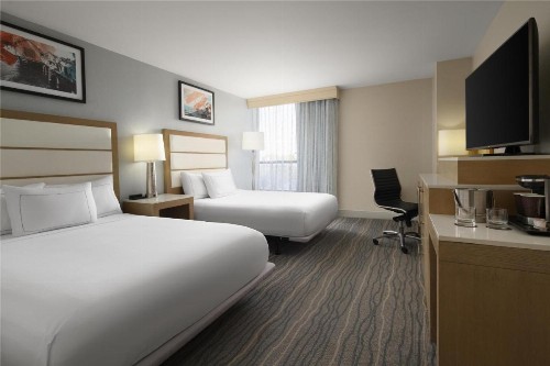 DoubleTree by Hilton Virginia Beach - image 25