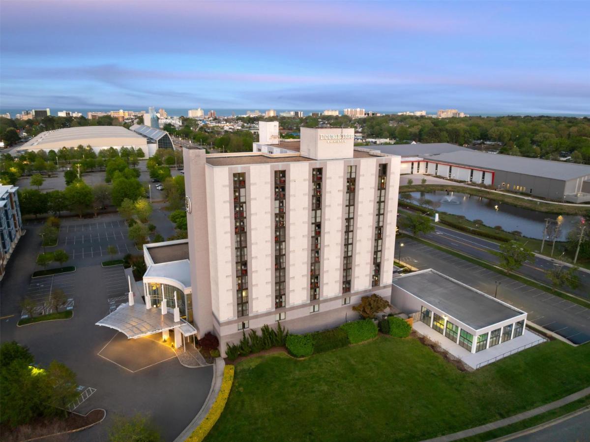 DoubleTree by Hilton Virginia Beach - image 3