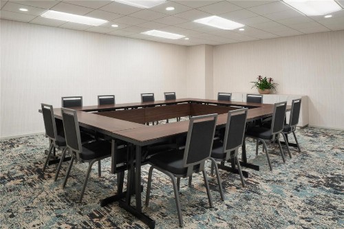 DoubleTree by Hilton Virginia Beach - image 30