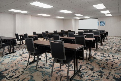 DoubleTree by Hilton Virginia Beach - image 32