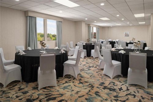 DoubleTree by Hilton Virginia Beach - image 36