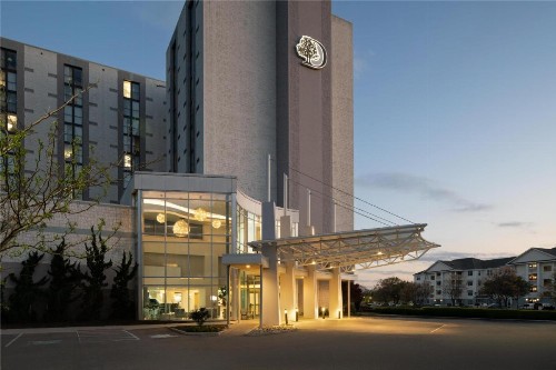 DoubleTree by Hilton Virginia Beach - image 5