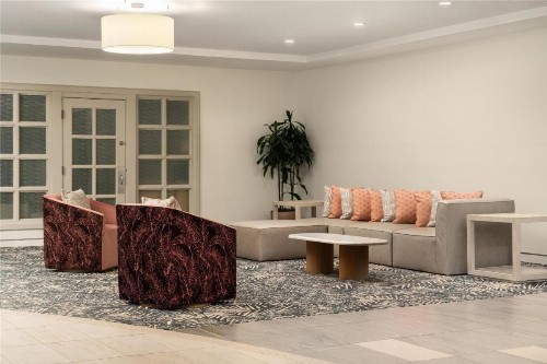 DoubleTree by Hilton Virginia Beach - image 9