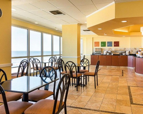 Comfort Suites Beachfront - image 17
