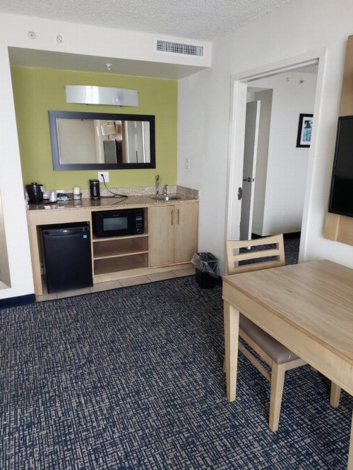Comfort Suites Beachfront - image 25