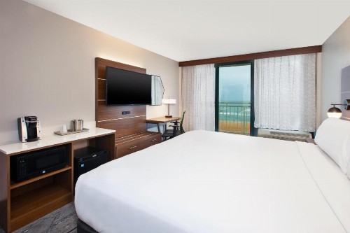 Holiday Inn Express Hotel & Suites Virginia Beach Oceanfront an IHG Hotel - image 10