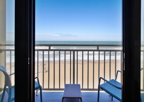 Holiday Inn Express Hotel & Suites Virginia Beach Oceanfront an IHG Hotel - image 13