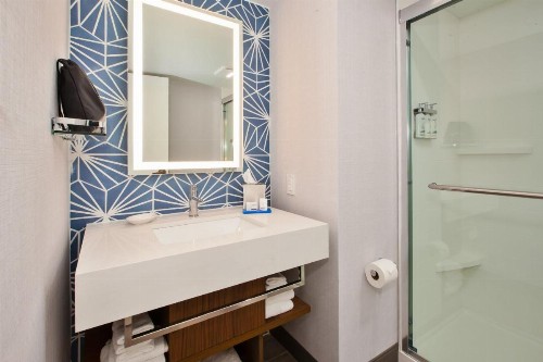 Holiday Inn Express Hotel & Suites Virginia Beach Oceanfront an IHG Hotel - image 18
