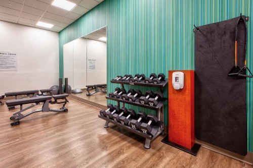 Holiday Inn Express Hotel & Suites Virginia Beach Oceanfront an IHG Hotel - image 20