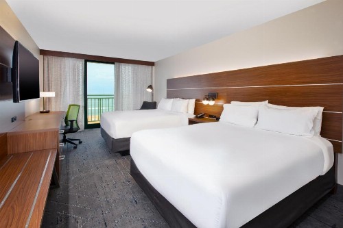 Holiday Inn Express Hotel & Suites Virginia Beach Oceanfront an IHG Hotel - image 3