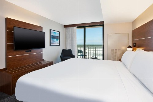 Holiday Inn Express Hotel & Suites Virginia Beach Oceanfront an IHG Hotel - image 30