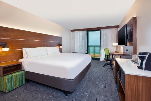 Holiday Inn Express Hotel & Suites Virginia Beach Oceanfront an IHG Hotel - image 4