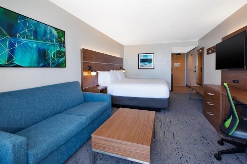Holiday Inn Express Hotel & Suites Virginia Beach Oceanfront an IHG Hotel - image 42
