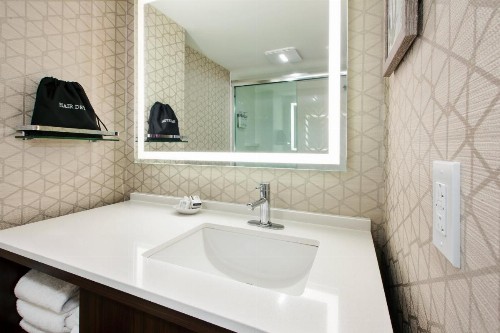 Holiday Inn VA Beach-Oceanside 21st Street an IHG Hotel - image 32