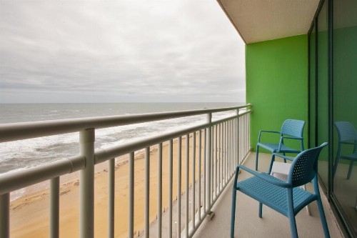 Holiday Inn VA Beach-Oceanside 21st Street an IHG Hotel - image 42