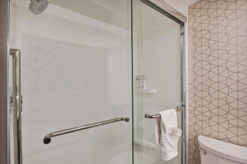 Holiday Inn VA Beach-Oceanside 21st Street an IHG Hotel - image 6