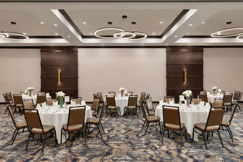 Holiday Inn Virginia Beach - Norfolk an IHG Hotel - image 2