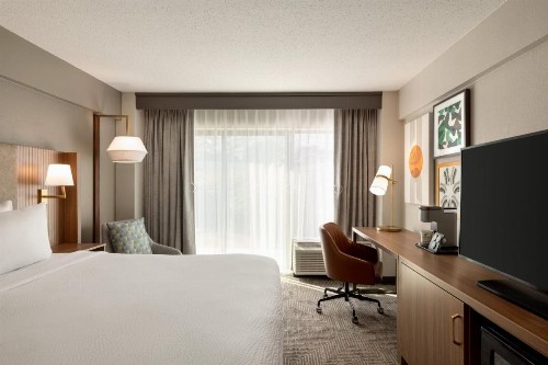 Holiday Inn Virginia Beach - Norfolk an IHG Hotel - image 4