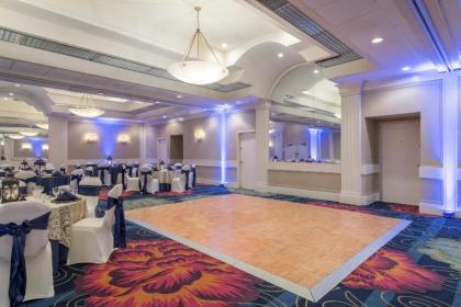 Crowne Plaza Hotel Virginia Beach-Norfolk an IHG Hotel - image 7