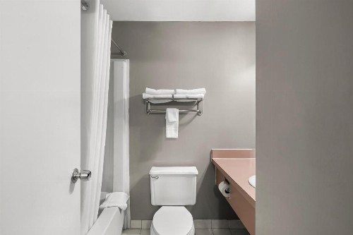Knights Inn Virginia Beach Lynnhaven - image 30