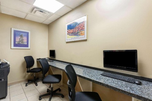 Ramada Plaza by Wyndham Virginia Beach - image 10