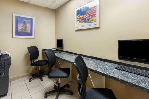 Ramada Plaza by Wyndham Virginia Beach - image 43