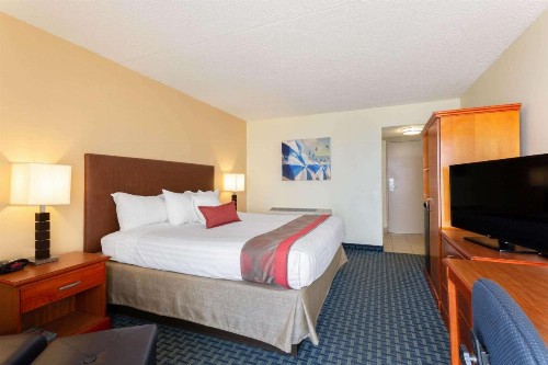 Ramada Plaza by Wyndham Virginia Beach - image 9