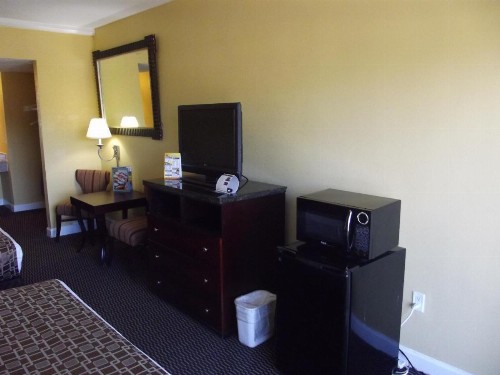 Ambassadors Inn & Suites - image 26