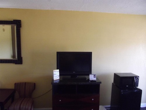 Ambassadors Inn & Suites - image 34