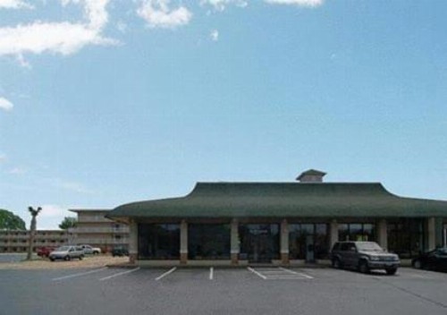 Ambassadors Inn & Suites - image 44