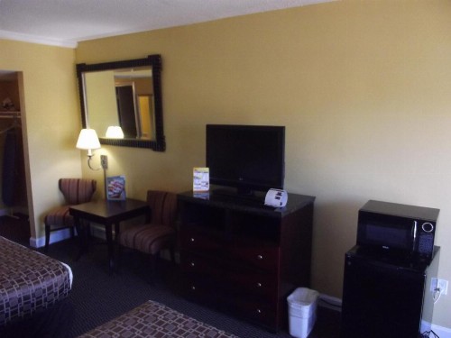 Ambassadors Inn & Suites - image 45