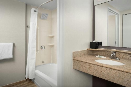 Courtyard Virginia Beach Oceanfront / North 37th Street - image 31