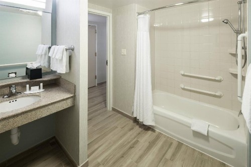 Courtyard Virginia Beach Oceanfront / North 37th Street - image 37