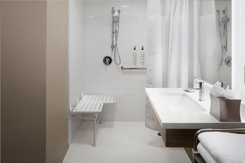 SpringHill Suites by Marriott Virginia Beach Oceanfront - image 2