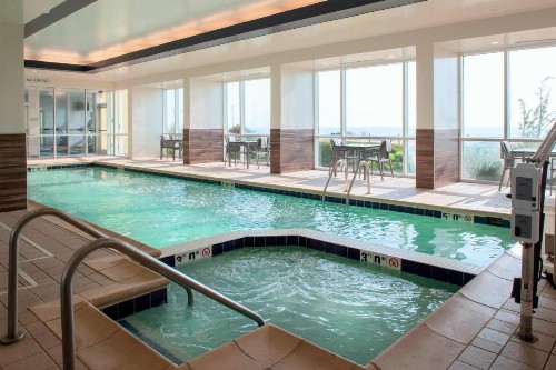 Fairfield Inn & Suites by Marriott Virginia Beach Oceanfront - image 7