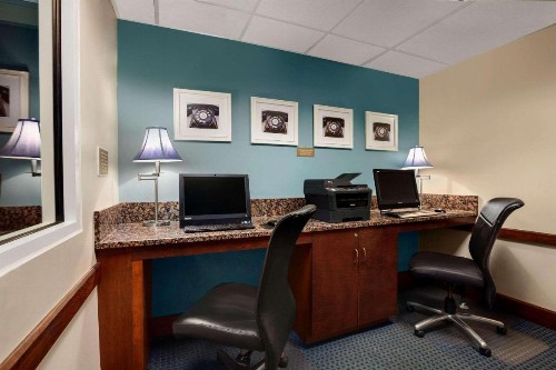Country Inn & Suites by Radisson Virginia Beach (Oceanfront) VA - image 24